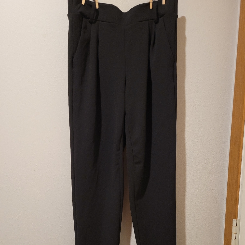 High waisted pleated trousers